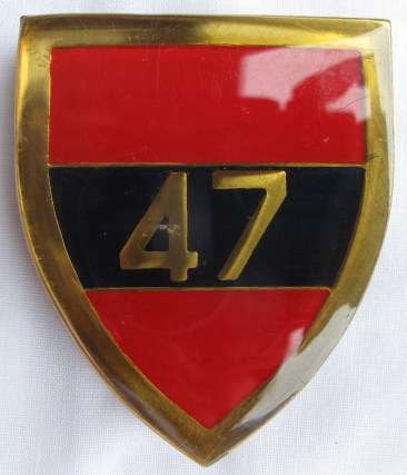 SHOULDER FLASH - 47 SURVEY SQUADRON RED TYPE - 3 PINS - ORIGINAL