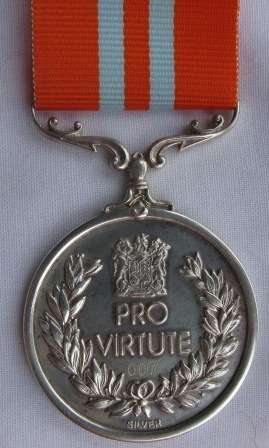 FULL SIZE PRO VIRTUTE MEDAL INSTITUTED 1987 NUMBERED 007 FOR RECOGNITION OF DISTINGUISHED CONDUCT