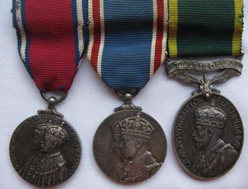 F/S MEDAL GROUP OF 3 - JUBILEE 1935 / CORONATION 1937 AND EFFICIENCY MEDAL