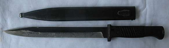 GERMAN WW2 S84/98 BAYONET WITH GROOVED BAKELITE GRIPS - MARKERS MAKINGS ON BLADE E. PACK&S NATZI MAR