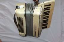 VINTAGE HOHNER - REGINA VB MOTHER OF PEARL CONCERTINA IN COMPLETE CONDITION WITH CASE