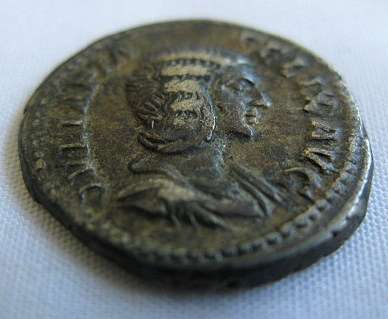 SILVER ROMAN COIN - JULIA DOMNA 193 - 211AD - DENARIUS - DIAMETER 20MM