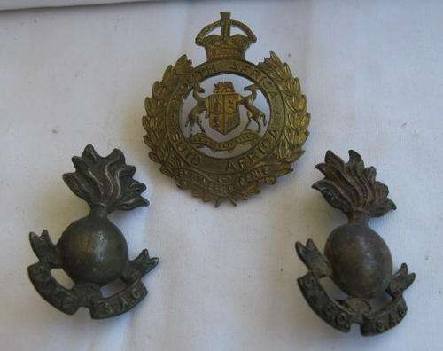 SA ENGINEERS CORPS BRASS CAP AND COLLARS WORN DURING WW2 - LUGS INTACT