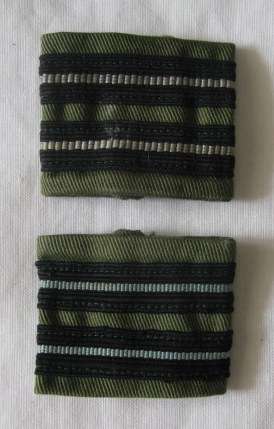 RHODESIAN AIR FORCE FLIGHT LIEUTENANT SLIP-ON RANKS FOR FLIGHT OVERALL 1970'S-80 - BLACK AND BLUE ON