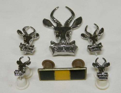 SA INFANTRY CORPS CAP + COLLARS + MESS DRESS AND BERET BAR WORN POST 1976 - THE CAP BADGE WITHOUT LU