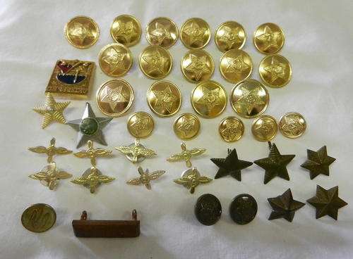 SELECTION OF RUSSIAN BUTTONS, RANKS AND BADGES - 40 IN TOTAL