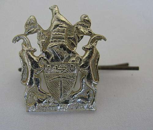 RHODESIAN  INTAF HAT BADGE 1960'S - '72 - ANODISED - 2 LUGS