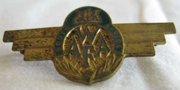 SA WOMANS AUXILIARY AIR FORCE WINGS - 2ND ISSUE - ORIGINAL - SCARCE - STICK-PIN INTACT