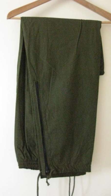 RECCE SPECIAL ISSUE WATERPROOF TROUSERS - LIGHT WEIGHT CANVAS TYPE MATERIAL - MOSTLY USED FOR URBAN