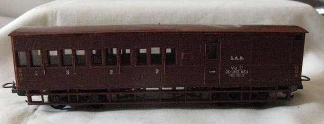 LIMA HO SA RAILWAYS GUARDS VAN TYPE V-8 - 142MM - CONDITION COMPLETE