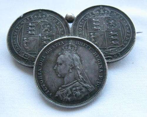 BRITISH SOVEREIGN SILVER BROOCH