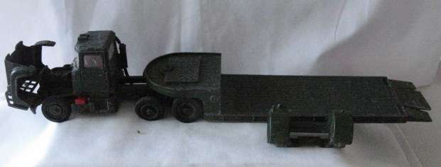 CORGI MAJOR MACK TRUCK MILITARY LOW LOADER COMPLETE WITH BUTTON RELEASE FOR FRONT BONNET, REAR WHEEL