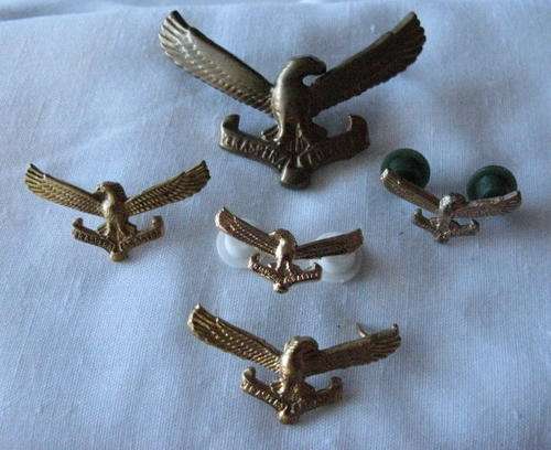 SAAF GILDING METAL CAP, COLLARS & OFFICERS MESS DRESS BADGES WORN FROM 1959 - PINS INTACT