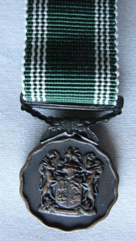 SADF MINIATURE GOOD SERVICE MEDAL (BRONZE) FOR PERMANENT FORCE MEMBERS