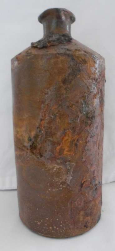 VINTAGE STONEWARE BOTTLE FROM THE LATE 1800'S - HEIGHT 23,5CM X DIAMETER AT BASE 10CM - STAMP NEAR T