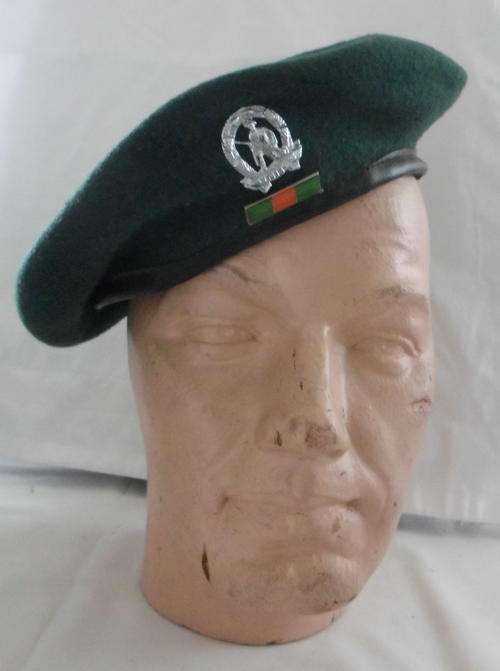 SA COMMANDO'S BERET WORN POST 1976 - LABELLED AND DATED 1983 - SIZE 56 - GOOD CONDITION