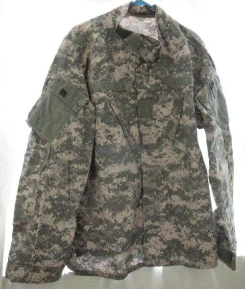 US ARMY ACU IN THE UNIVERSAL CAMO PATTERN - ORIGINAL MILITARY ISSUE JACKET