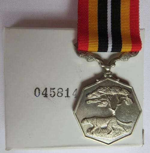 FULL SIZE SOUTHERN AFRICA MEDAL UNIFACE SUSPENDER-TALL GRASS CRISP DETAIL MATT FINISH-CORRESPONDING