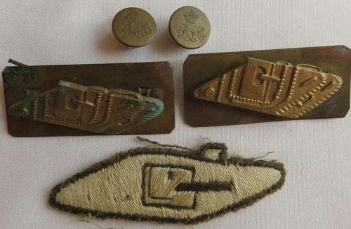 WW1 TRADE PROFICIENCY BADGES FOR TANK REGIMENT-SOLD WITH 2 BUTTONS-ALL LUGS INTACT