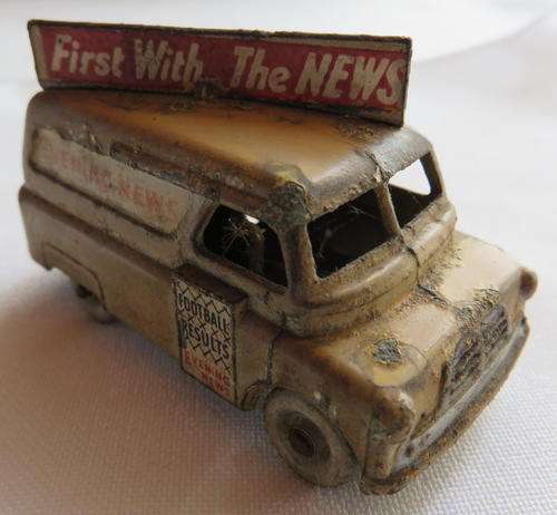 EVENING NEWS VAN MADE BY LESNEY ENGLAND-MEASURES 55MM