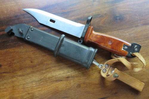 POLISH AK 47 BAYONET-BASED ON THE SOVIET AKM11-THE POLISH 6H4 BAYONET DID NOT HAVE A SAW BACK EDGE T