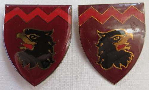 44 PARACHUTE 18 LIGHT REGIMENT PAIR OF FLASHES-GUARANTEED ORIGINAL-NOT RESTRIKES!!!!ONE PIN MISSING