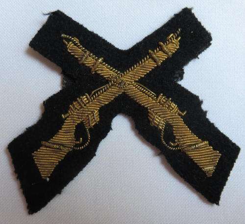 RHODESIA BSAP MUSKETRY GOLD BULLION ON BLACK EMBROIDERED BADGE-WORN 1940'S-80-ORIGINAL