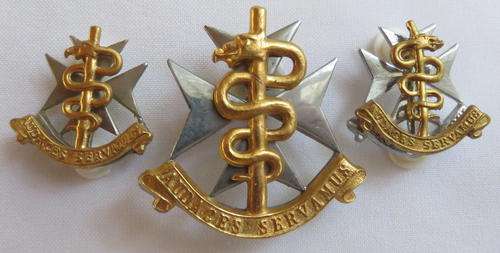 SA MEDICAL SERVICES BI/METAL BERET BADGE WITH COLLARS WORN FROM 1983- LUGS + PINS INTACT