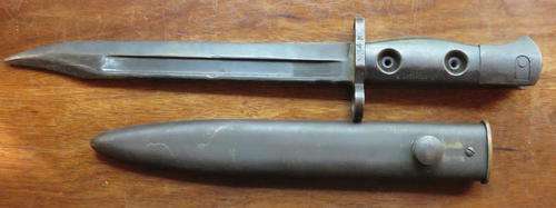 BRITISH L1 A3 BAYONET WITH METAL SCABBARD-TOTAL LENGTH 297MM -GOOD CONDITION