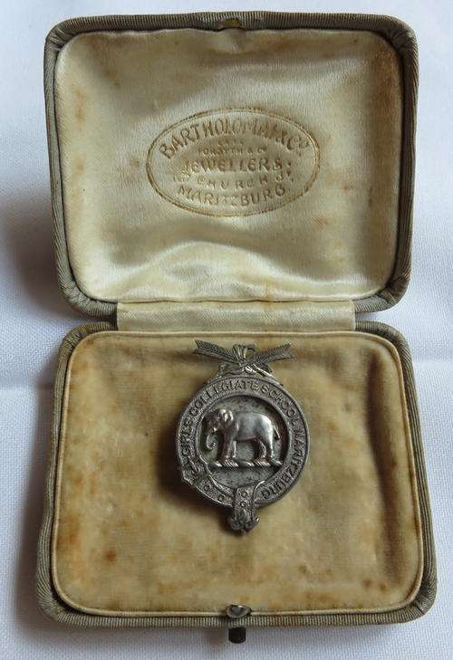 STERLING SILVER ,VINTAGE GIRLS COLLEGIATE SCHOOL MARITZBURG BADGE-ENGRAVED & DATED 1913-COMES WITH O