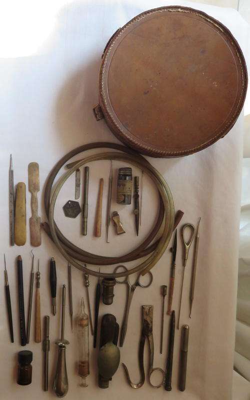 VETERINARY EQUIPMENT FROM WW1 WITH LEATHER HOLDER- CAME WITH MEDAL GROUP & BELONGED TO THE SAME PERS