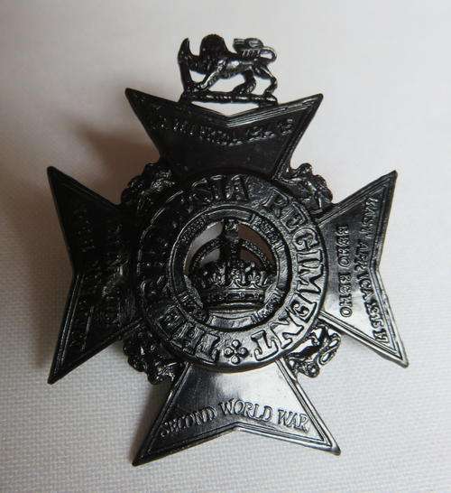 RHODESIA REGIMENT BLACK CAP BADGE 1972-80-2 LUGS