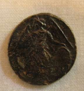 A424) ROMAN BRONZE CONSTANTINOPOLIS 320 AD LOTS OF DEFINITION DIAMETER 12mm