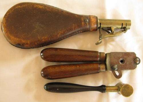 NO. 4201)  POWDER FLASK + BULLET MOULD + POWDER MEASURE SOLD TOGETHER CIRCA 1800'S.