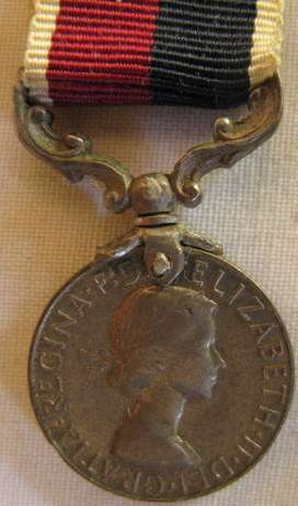 4265) ROYAL AIR FORCE LONG SERVICE AND GOOD CONDUCT MEDAL MINIATURE ELIZABETH 2
