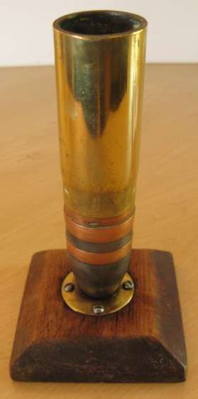 NO. 4861)  BOER WAR - TRENCH ART POM POM SHELL CASE MOUNTED ON THE BASE OF A POM POM SHELL & A PCE