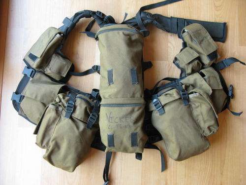 NO. 4903)  PARA ISSUE COMBAT / FIREFORCE JACKET NUTRIA.  SMALL POUCHES WITH VELCRO CLOSURES.