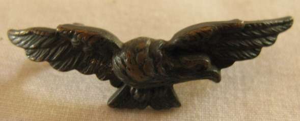 NO. 4966)  SAAF - EAGLE WORN ABOVE CHEWRONS DURING WW2 - 2 STUDS.