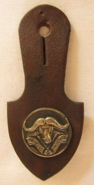 NO. 5382)  32 BATTALION - AFFILIATION BADGE ON LEATHER.  I AM NOT SURE IF THIS ITEM IS ORIGINAL.
