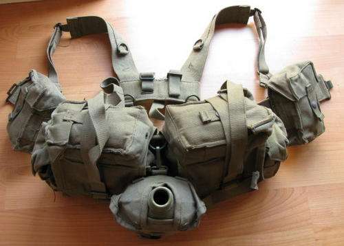 NO. 5713)  SADF PATTERN 73 WEBBING COMPLETE WITH SHOULDER STRAPS, WATERBOTTLE(MISSING CAP) KIDNEY PO