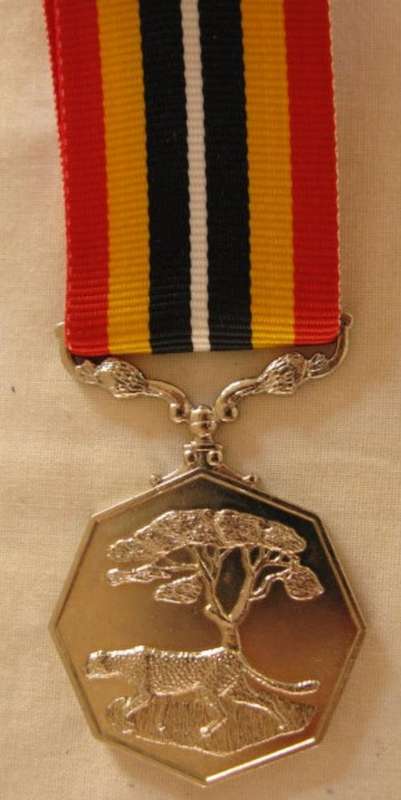 NO. 5698)  SADF - SOUTHERN AFRICA MEDAL - FULL SIZE TYPE 1 NUMBERED 014130.