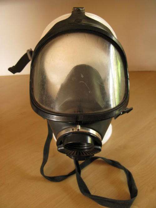 SADF GAS MASK ISSUED TO SOLDIERS IN ANGOLA WHILE THERE WAS TALK OF CHEMICAL WARFARE.