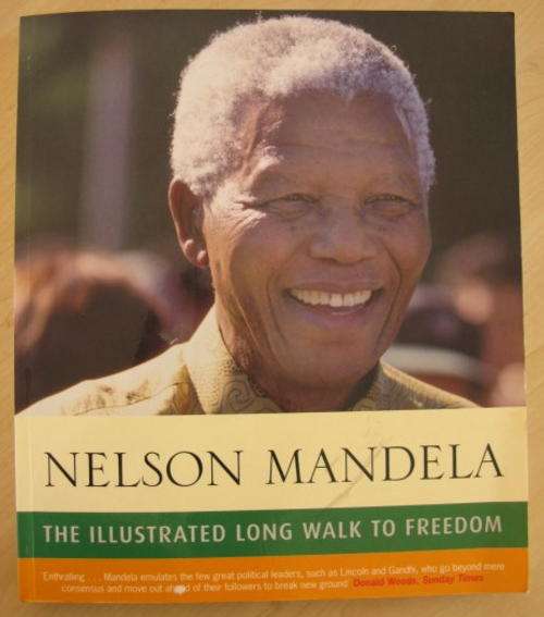 NELSON MANDELA - THE ILLUSTRATED LONG WALK TO FREEDOM.  PUBLISHED 2004