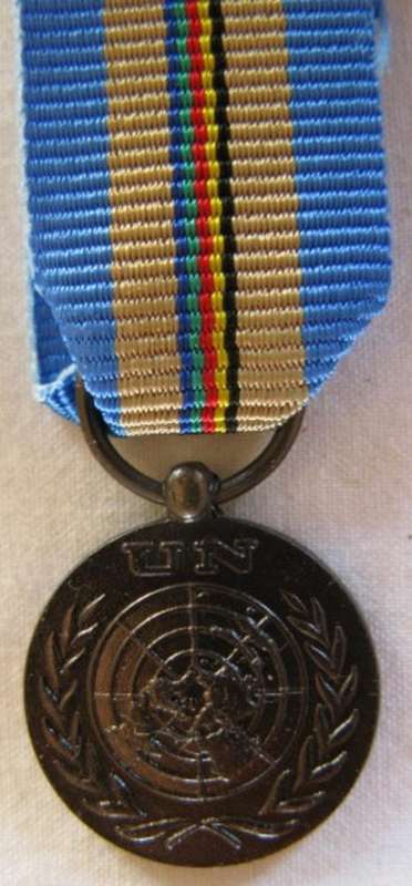 UN MEDAL MINIATURE.