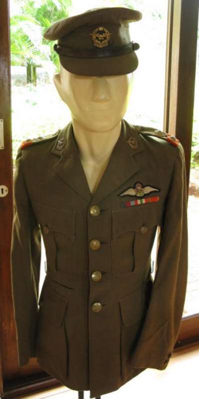 SAAF WW2 PILOTS JACKET + CAP.  JACKET SIZE SMALL.  CONDITION:  JACKET GOOD CONDITION