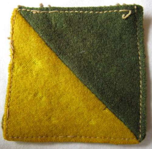 1ST S.A. INF. DIVISION CLOTH HELMET FLASH - WORN 1940-43 - ORIGINAL.