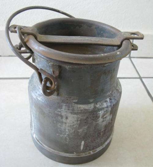 VINTAGE 2L MILK / CREAM CAN.  HEIGHT 20CM.