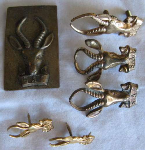 SA INF. GILDING METAL CAP + COLLARS + MESS DRESS + TEMPLATE SOLD TOGETHER.