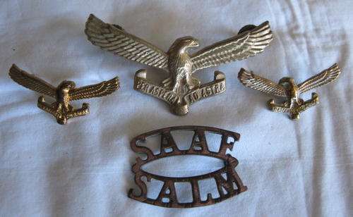 SAAF GILDING METAL CAP + COLLARS + TITLE WORN POST 1959.  LUGS INTACT.