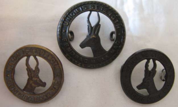 UNION DEFENCE FORCE BRASS GENERAL SERVICE CAP + COLLARS WORN 1940-45.  LUGS INTACT